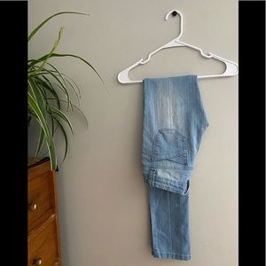 🎈5/$40 Blue Asphalt light wash jeans